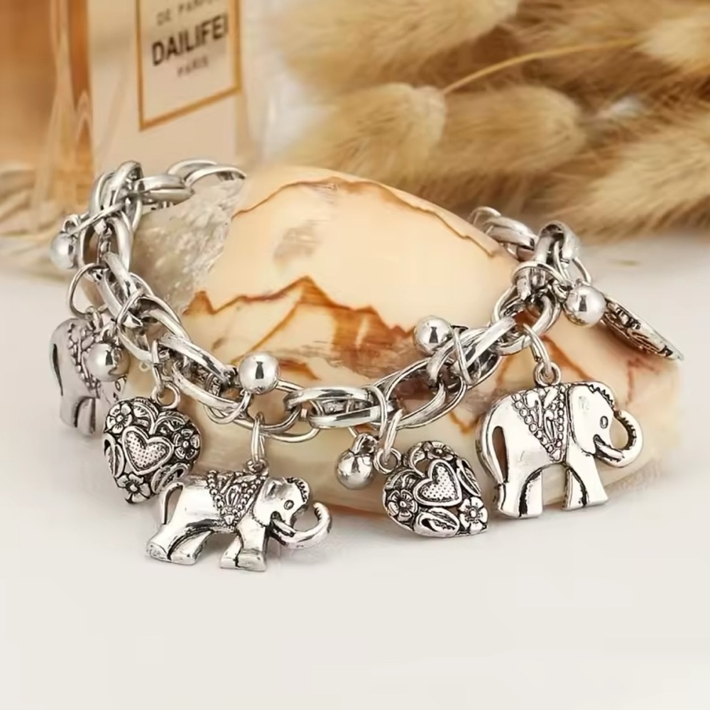 Elephant Charm Bracelet (perfect foe Delta Sigma Theta)